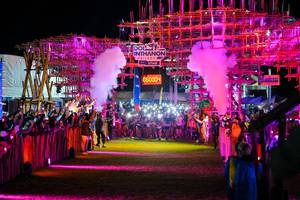 BIB: 060004
                            <button type="button" onclick="openModal(19206575)" class="btn btn-primary btn-sm float-right btn-popup" data-toggle="modal" data-target=".modal-high-quality">
                        <i class="fas fa-shopping-cart"></i> Add to Cart
                    </button>
                                            <button type="button" onclick="isThisMe(19206575, true)" class="btn btn-success btn-sm float-right btn-popup btn-isme hidden" data-toggle="tooltip" data-placement="bottom" title="นี่คือรูปของคุณใช่ไหม คลิกที่นี่เพื่อเอาเข้าอัลบั้ม">
                        <i class="fas fa-plus"></i> Add to album
                    </button>
                    <button type="button" onclick="isThisMe(19206575, false)" class="btn btn-warning btn-sm float-right btn-popup btn-isnotme hidden">
                        <i class="fas fa-ban"></i> Remove from album
                    </button>